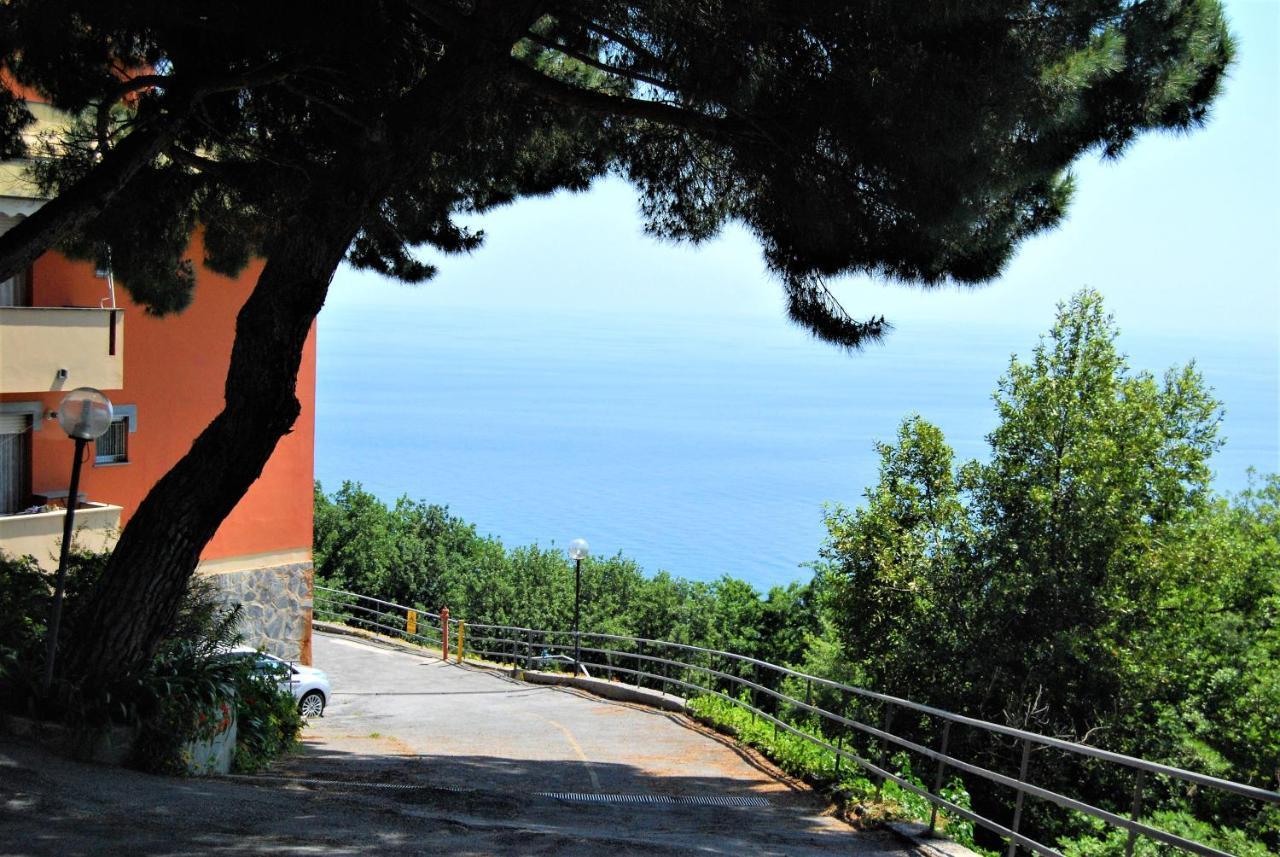 Casa Baia Azzurra Apartment Bergeggi Exterior foto